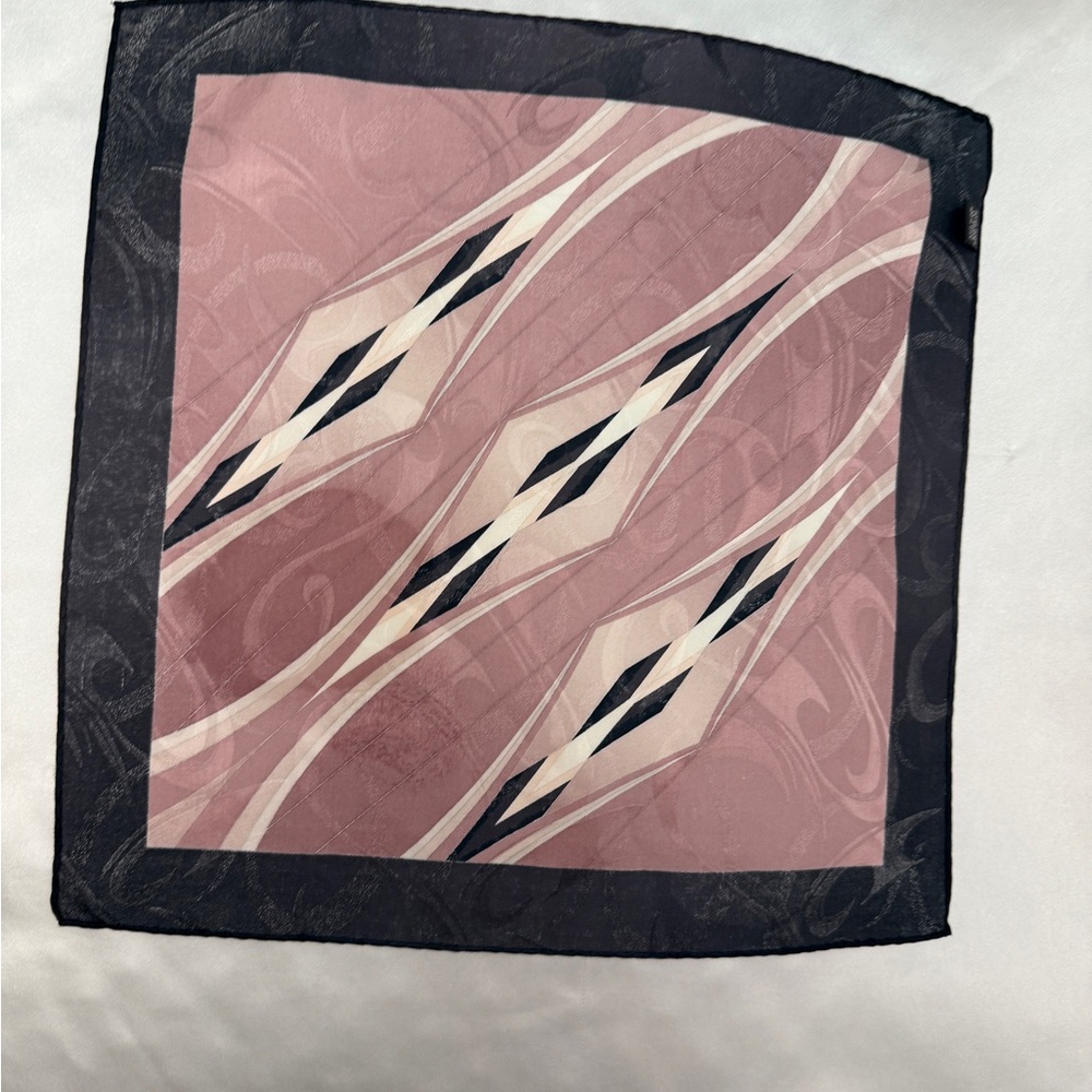 Geometric Pattern Silk Pocket Square - Picture 5 of 9